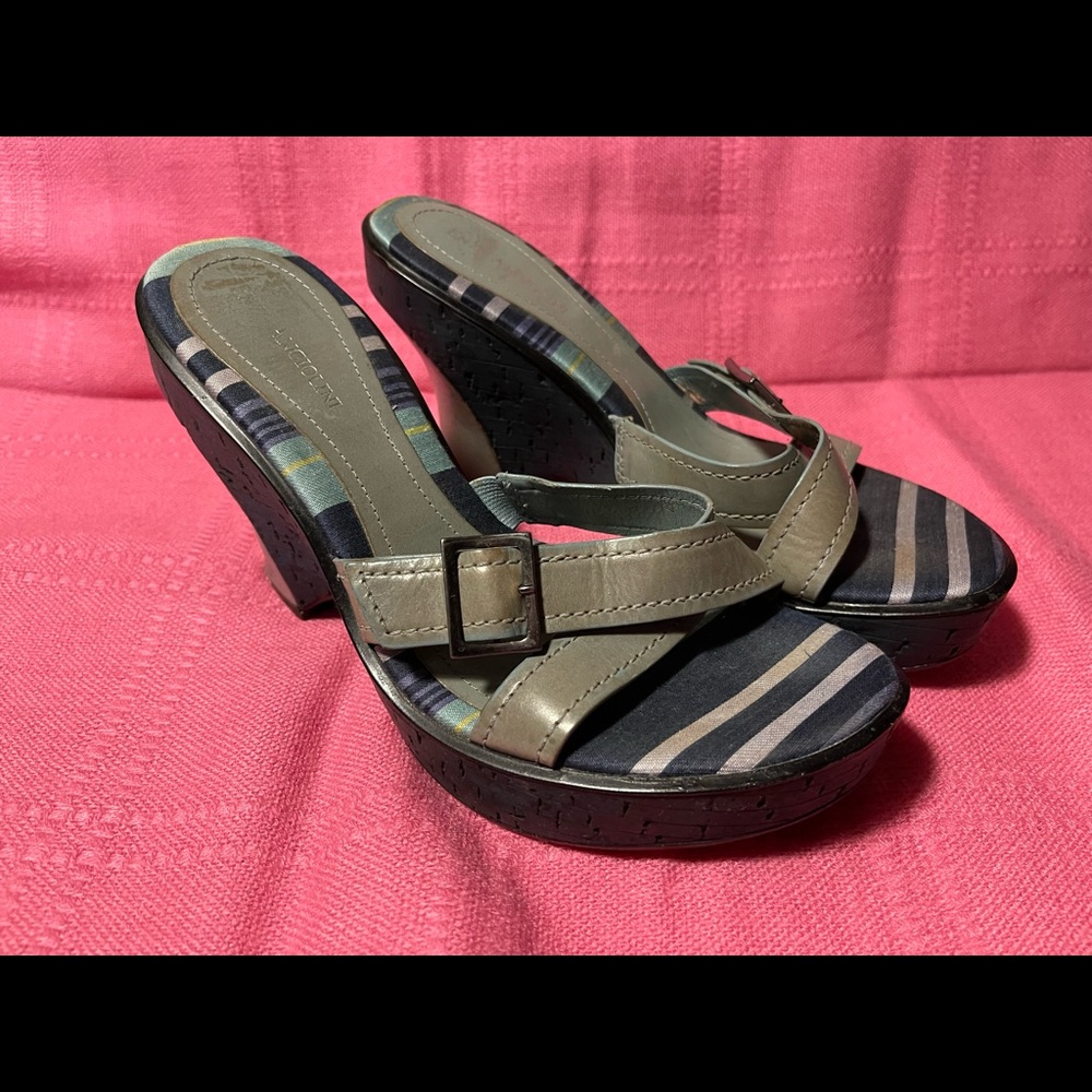 Another pair of Enzos!